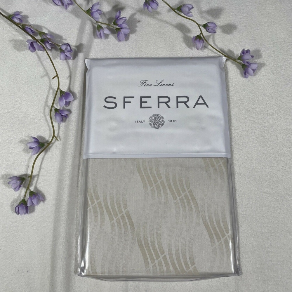 NIB SFERRA Vissio [ 1 Standard ] Pillow Sham in Champagne [ 21‎ x 26 ]